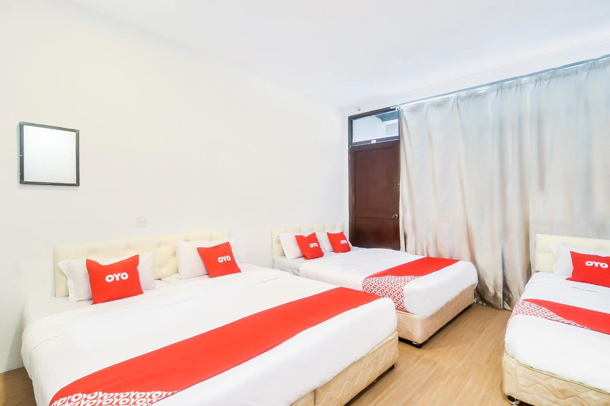Oyo 44017 L & C Premium Stay Kuching Luaran gambar